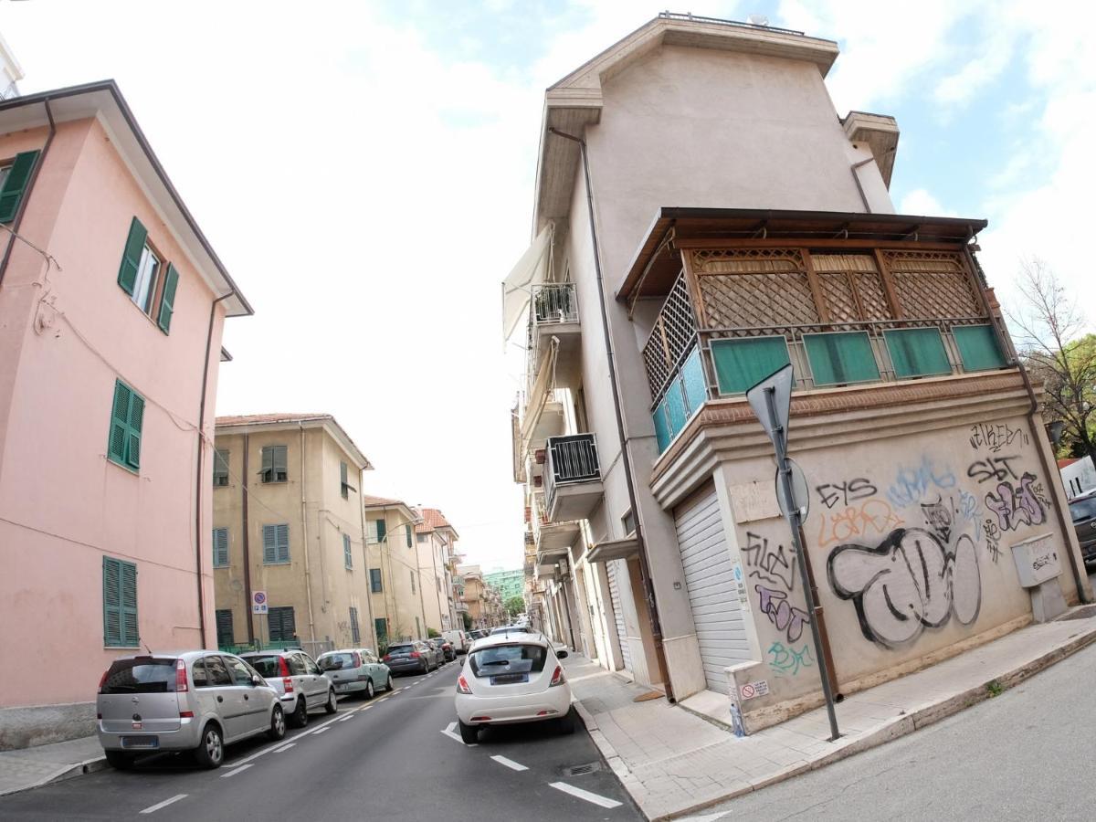 Oasi 83 Hotel San Benedetto del Tronto Exterior photo